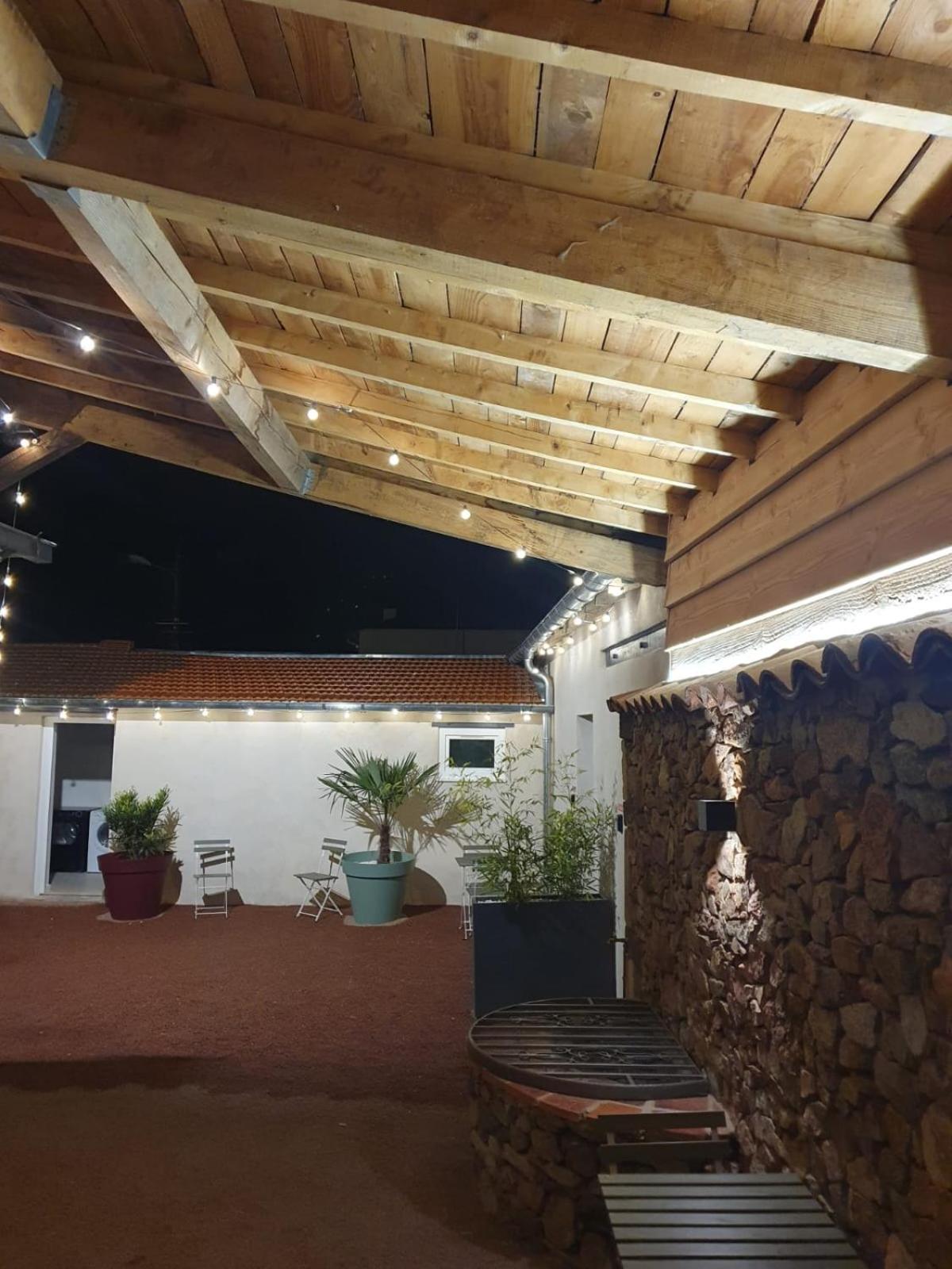 Le Boheme, Sauna & Spa Riorges Buitenkant foto